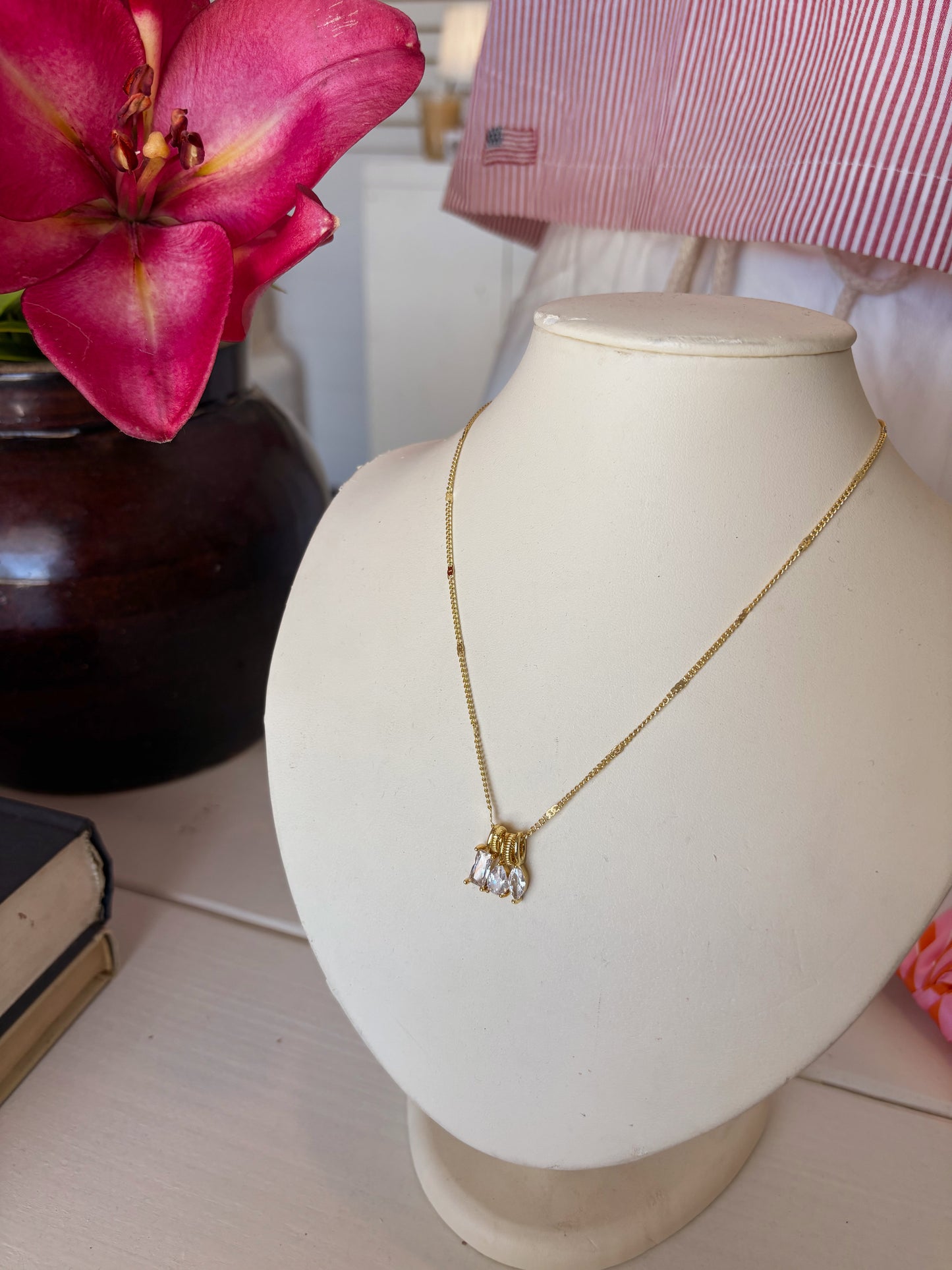 MIDNIGHT SPARKLE NECKLACE
