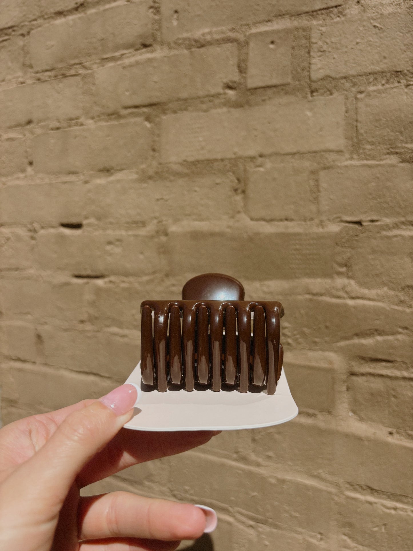 CLAW CLIP - CHOCOLATE