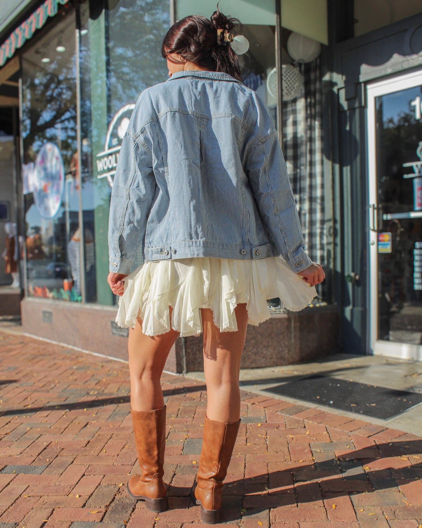 LAYERED LACE MINI SKIRT