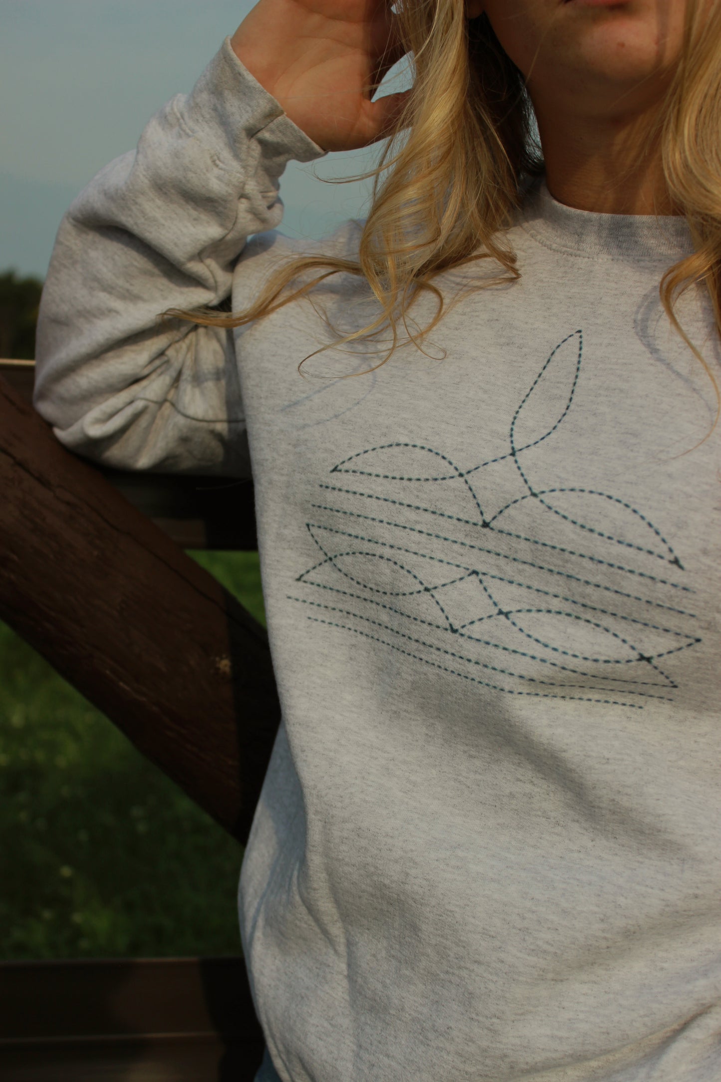 BOOT STITCH CREWNECK