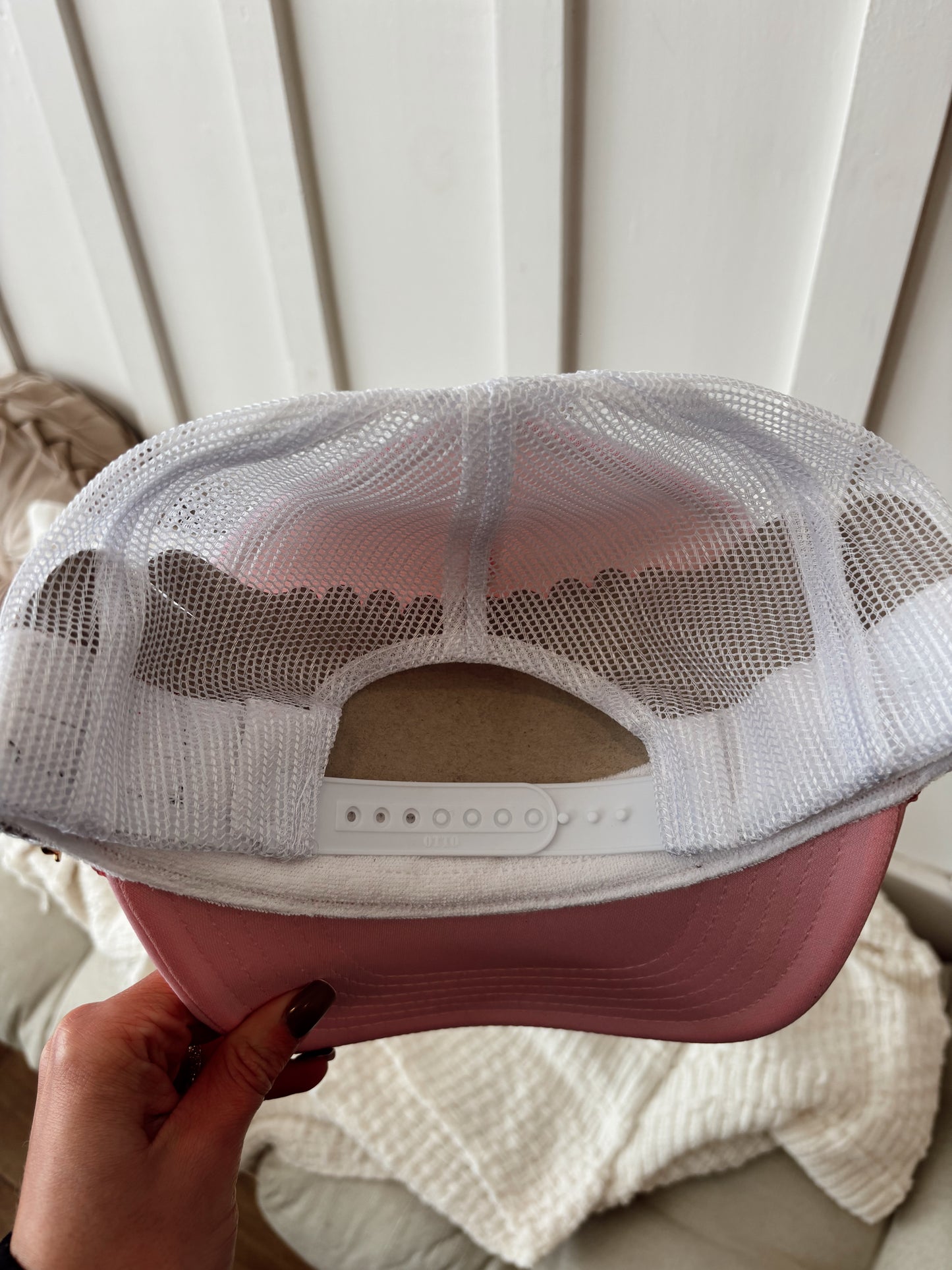 'CHERRY' CHRISTMAS TRUCKER HAT